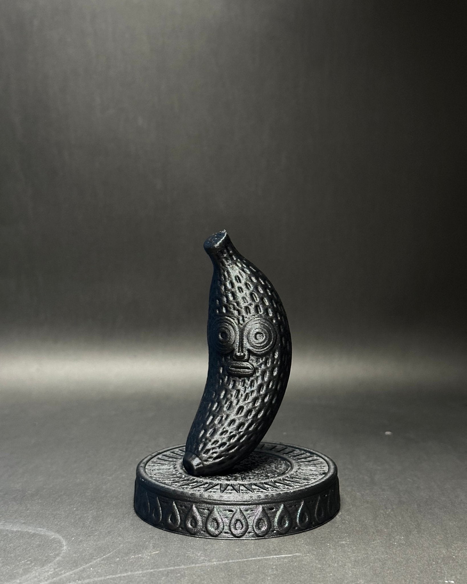 BLACK FRUITS Vol.02｜BANANA - 朽根造｜kyukonzo.co